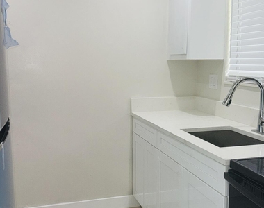 6106 Forest Hill Boulevard - Photo Thumbnail 2