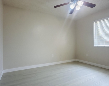 6106 Forest Hill Boulevard - Photo Thumbnail 17