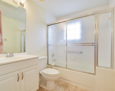 101 Muirfield Court - Photo Thumbnail 17