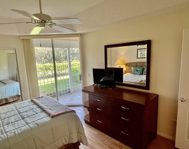 101 Muirfield Court - Photo Thumbnail 12