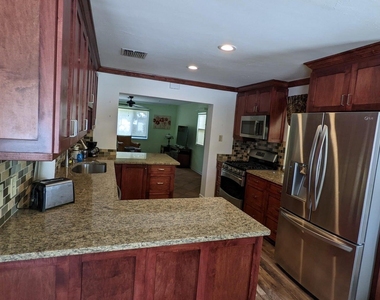 1209 N M Street - Photo Thumbnail 1