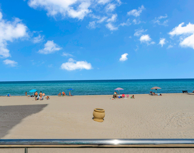 3725 S Ocean Drive - Photo Thumbnail 4