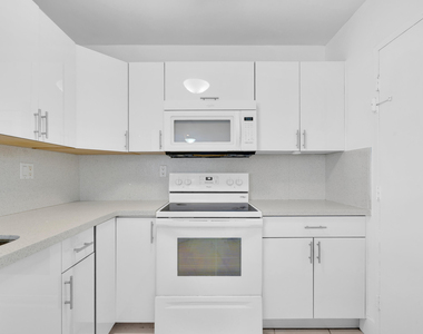 3725 S Ocean Drive - Photo Thumbnail 18