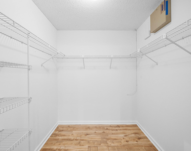206 Congressional Way - Photo Thumbnail 19