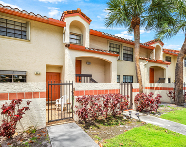 206 Congressional Way - Photo Thumbnail 4