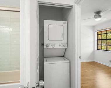206 Congressional Way - Photo Thumbnail 18