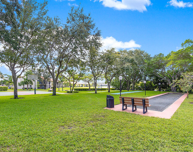 206 Congressional Way - Photo Thumbnail 37