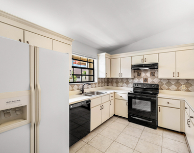 206 Congressional Way - Photo Thumbnail 12