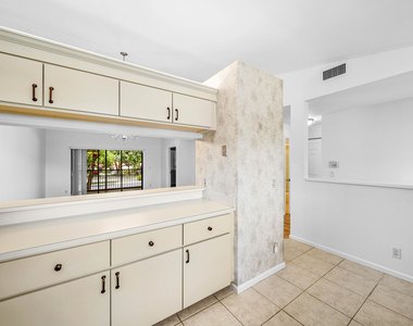 206 Congressional Way - Photo Thumbnail 14