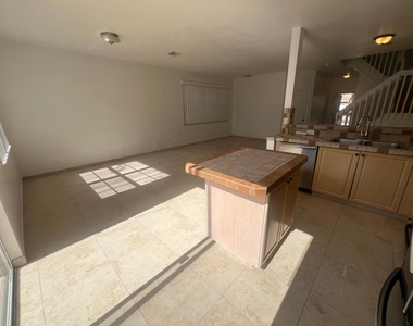 4070 Nw 91st Terrace - Photo Thumbnail 22