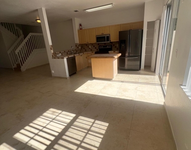 4070 Nw 91st Terrace - Photo Thumbnail 24