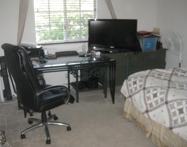4070 Nw 91st Terrace - Photo Thumbnail 11