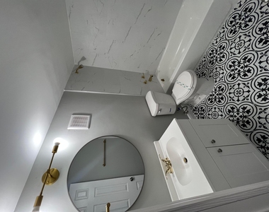 2561 Nw 135th Street - Photo Thumbnail 8