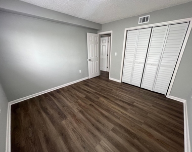 2561 Nw 135th Street - Photo Thumbnail 18