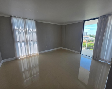3701 N Country Club Drive - Photo Thumbnail 20