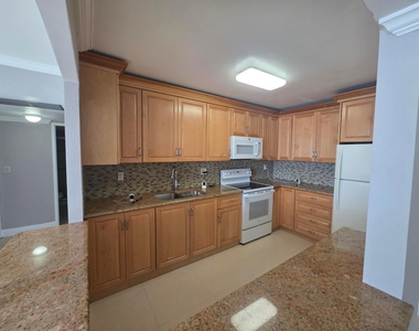 3701 N Country Club Drive - Photo Thumbnail 18