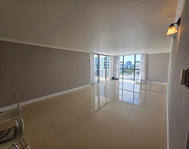 3701 N Country Club Drive - Photo Thumbnail 24