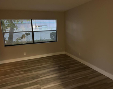 11627 Nw 35th Court - Photo Thumbnail 12