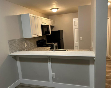 11627 Nw 35th Court - Photo Thumbnail 4