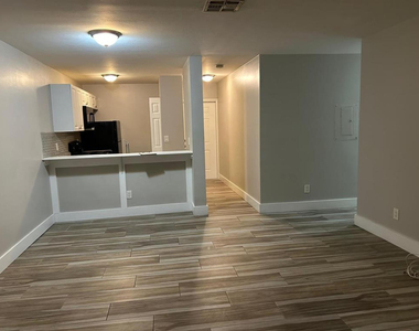 11627 Nw 35th Court - Photo Thumbnail 3
