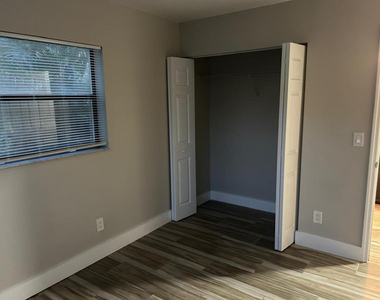 11627 Nw 35th Court - Photo Thumbnail 11