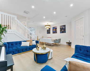 3253 W 106th Terrace - Photo Thumbnail 2