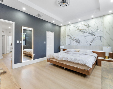 3253 W 106th Terrace - Photo Thumbnail 23