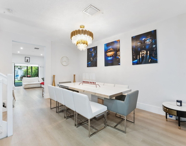 3253 W 106th Terrace - Photo Thumbnail 5