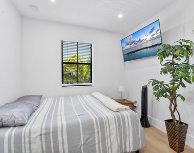 3253 W 106th Terrace - Photo Thumbnail 27