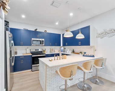3253 W 106th Terrace - Photo Thumbnail 12