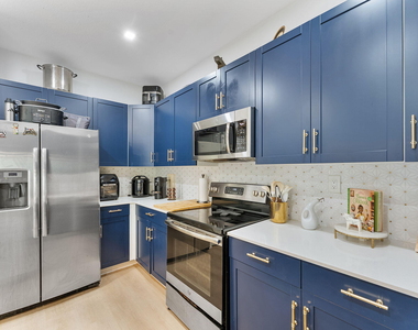 3253 W 106th Terrace - Photo Thumbnail 13