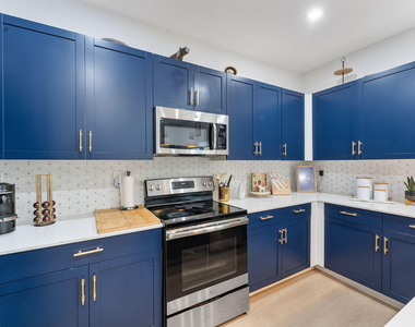 3253 W 106th Terrace - Photo Thumbnail 11