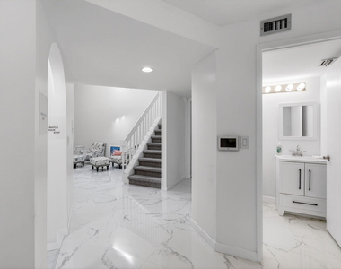 7865 La Mirada Drive - Photo Thumbnail 4
