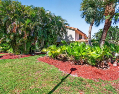 7865 La Mirada Drive - Photo Thumbnail 54