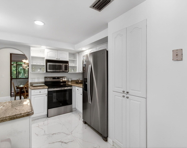 7865 La Mirada Drive - Photo Thumbnail 19