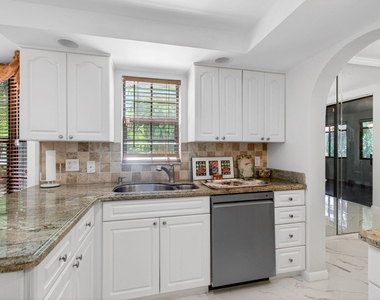 7865 La Mirada Drive - Photo Thumbnail 22