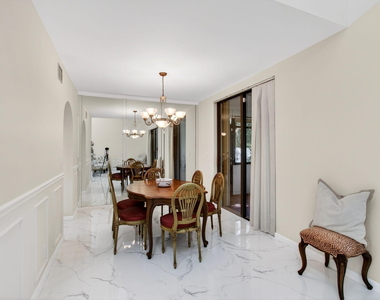 7865 La Mirada Drive - Photo Thumbnail 14