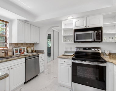7865 La Mirada Drive - Photo Thumbnail 21