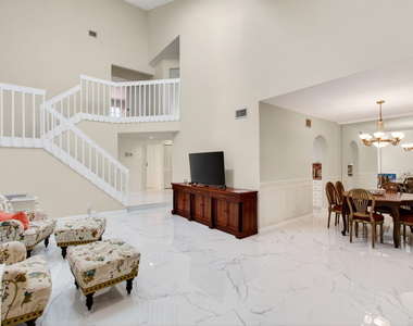 7865 La Mirada Drive - Photo Thumbnail 13