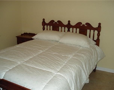 1141 Mulberry Place - Photo Thumbnail 8