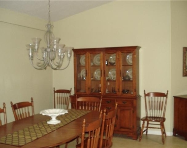 1141 Mulberry Place - Photo Thumbnail 6