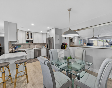 6429 Bay Club Drive - Photo Thumbnail 23