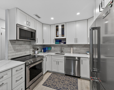 6429 Bay Club Drive - Photo Thumbnail 27