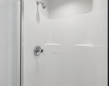1708 Creekside Court - Photo Thumbnail 25