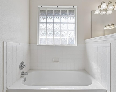 1708 Creekside Court - Photo Thumbnail 24