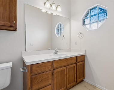 1708 Creekside Court - Photo Thumbnail 34