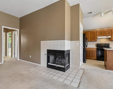 1708 Creekside Court - Photo Thumbnail 7