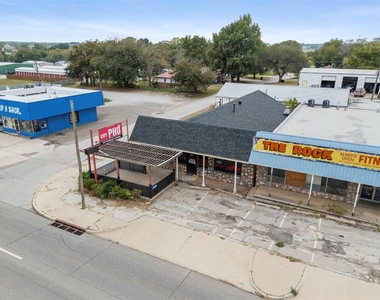 327 S Green Avenue - Photo Thumbnail 3
