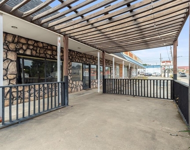 327 S Green Avenue - Photo Thumbnail 8