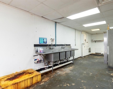 327 S Green Avenue - Photo Thumbnail 24